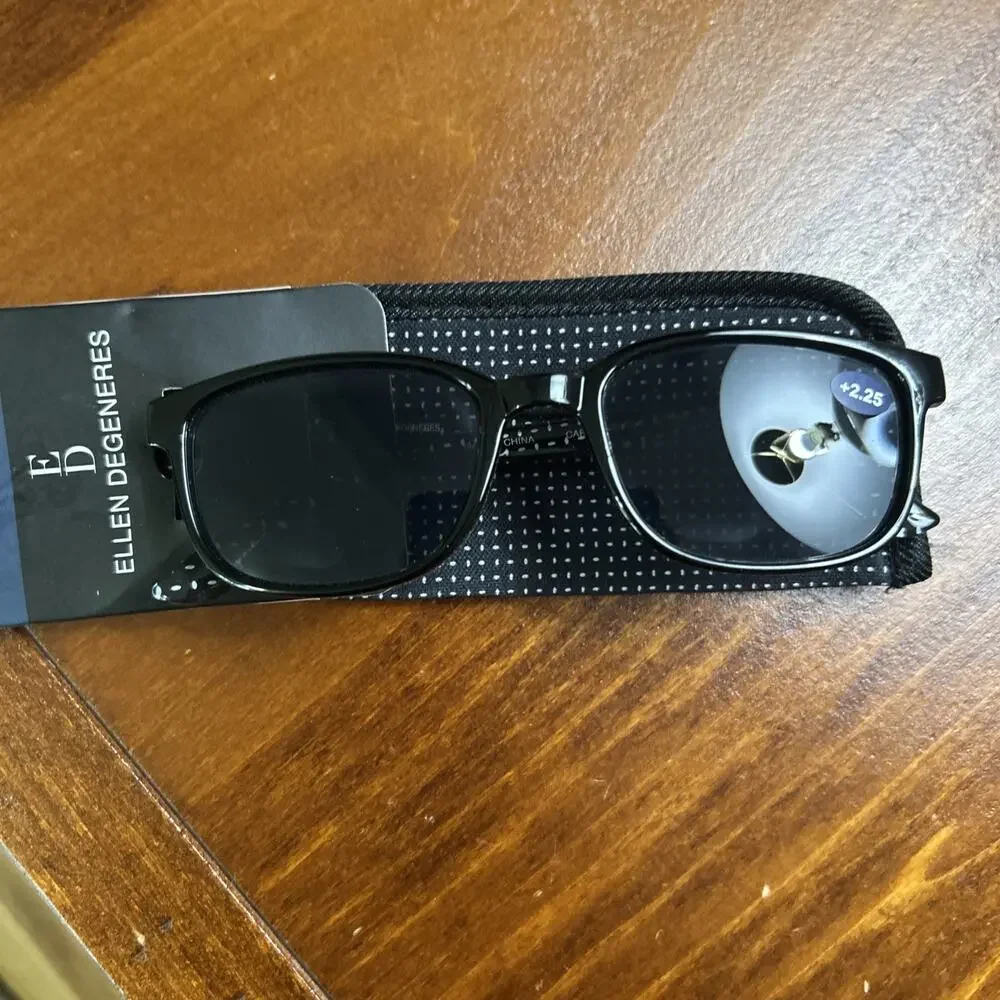 NEW! Ellen Degeneres Carter Black Sunglass Readers +Pouch Strength 2.25 Unisex